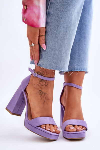 Modische Sandalen aus Wildleder mit quadratischem Absatz Violett Merila