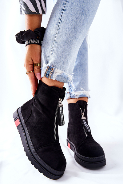 Bottes pour femmes sur la plateforme Black Charlee