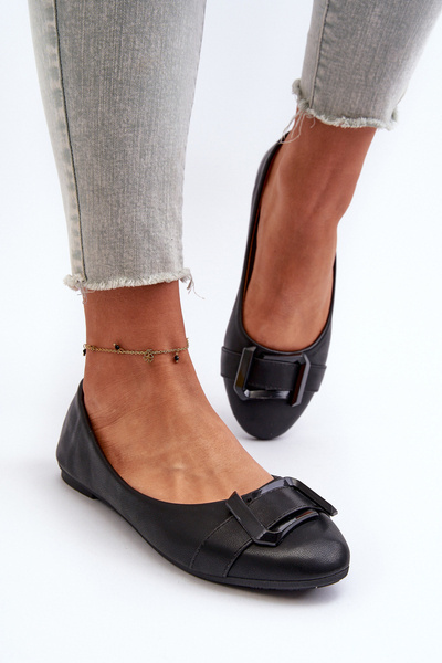 Ballerines en cuir écologique noir avec sangle et ornement Cadwenla