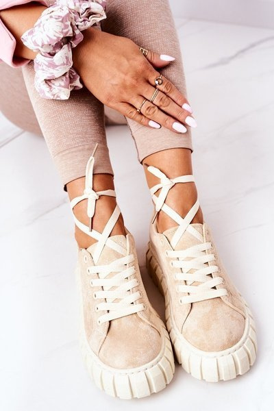 Zomšiniai sportbačiai ant platformos smėlio spalvos