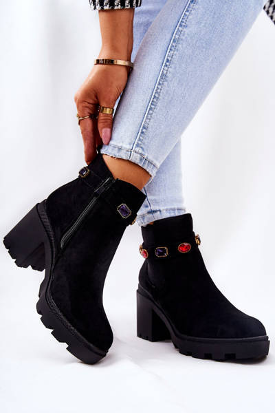 Női tűsarkú csizma Crystals Black Macbeth színnel