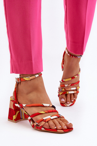 Gemusterte orangefarbene Sandalen mit Absatz Jenglla