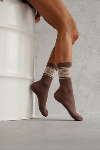 Chaussettes femme avec inscription Just Relax marron