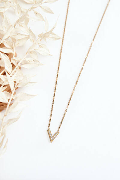 Damenkette mit dem Buchstaben V Gold
