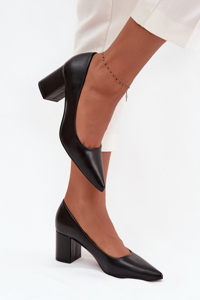 High Heels mit Stilettoabsatz mit Spitzzehen Schwarz Ryvessa