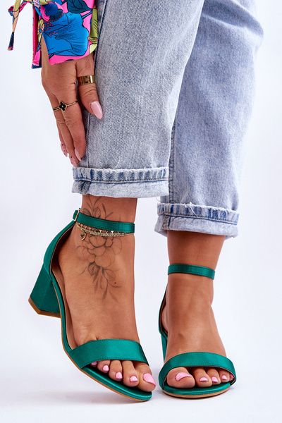 Sandales à Talons Bas en Satin Vert Juliette