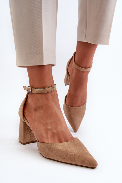 Pumps mit spitzer Kappe aus beigem Kunstwildleder Halene