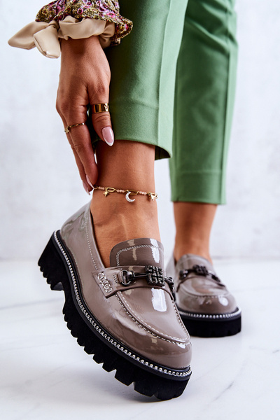 Lacklederschuhe mit hellbrauner Adison-Dekoration