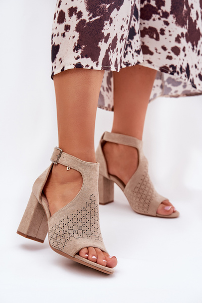Sandalen Mit Durchbrochenem Muster Auf Absatz Eco Wildleder Beige Helori