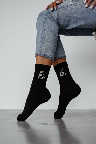 Chaussettes Femmes Avec Inscription NO BAD VIBES Noires
