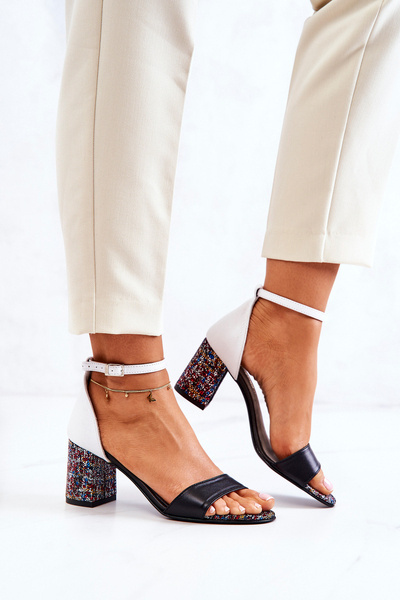 Sandales en cuir sur un bar Lorene noir et blanc