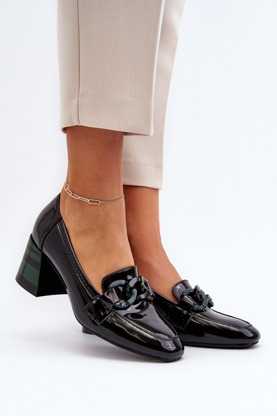 Schwarze Lackpumps mit Kette Paliotte
