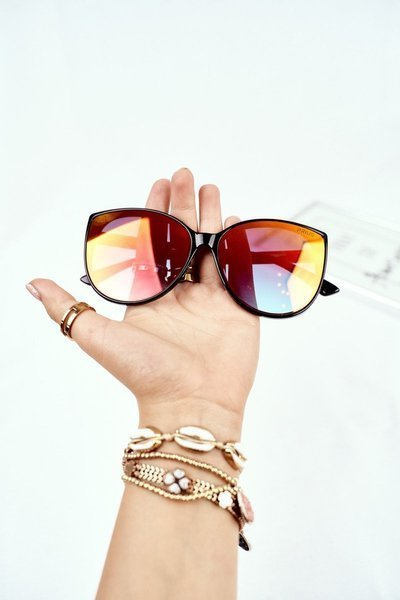 Ochelari de soare pentru femei negre Prius Pr-V26 Red Glass Glitter