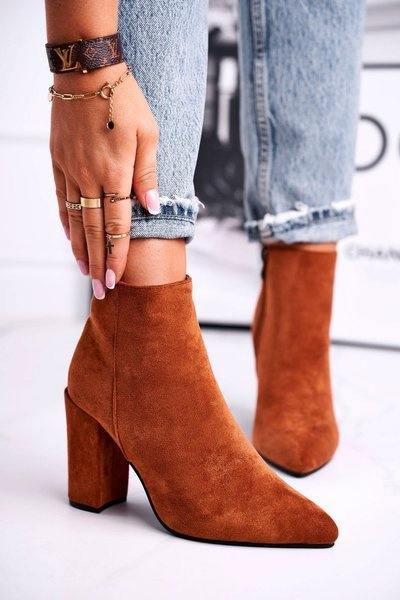 Női sarkú csizma Velúr Camel Sharks