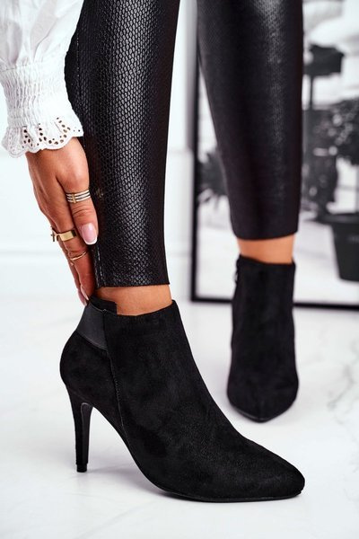 Bottes Pour Femmes Sur Un Talon Haut Noir Bureau