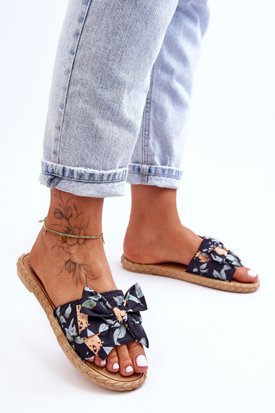 Papuci pentru femei cu o țesătură cu arc negru floare