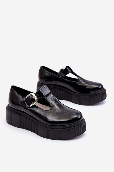 Chaussures laquées à la mode sur une plateforme massive Black Colson