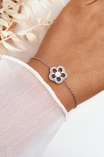 Bracelet Délicat Pour Femme Avec Une Fleur Argent