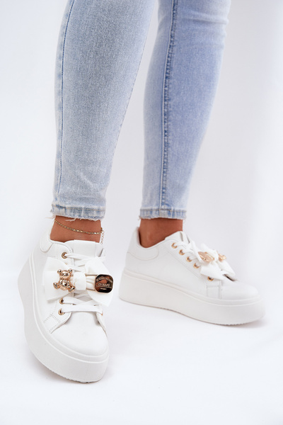 Women's Sneakers With Bow And Brooch With Bear White Leathria