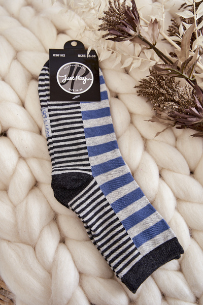 Klassische Damensocken mit Streifen und Streifen Blau