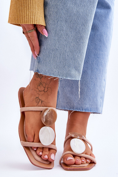 Chaussons En Daim Ornementés Nude Victoria
