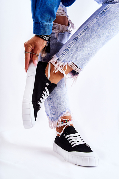 Women's Sneakers Auf Der Plattform Schwarz Kommt