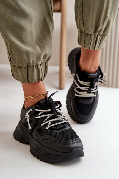 Damen Sneakers auf massiver Sohle mit dekorativer Schnürung Schwarz Relissa