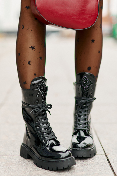 Bottes De Travail Isolées Laquées Avec Décoration Noir Kelilea