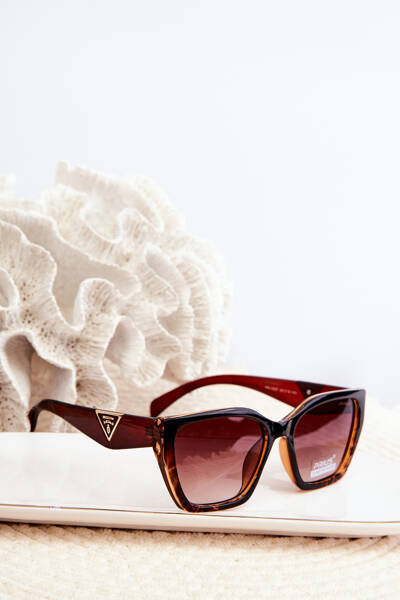 Lunettes de soleil classiques pour femmes avec détails dorés UV400 marron