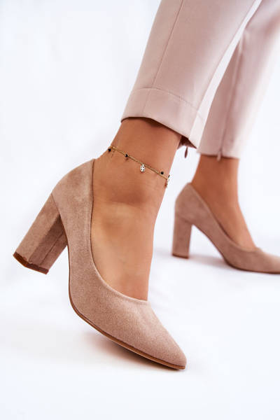 Klassische Wildlederpumps auf einem Absatz Dunkelbeige Kendra