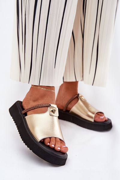 Női bőr szandál platformon díszes pánttal D&A MK51-475 Arany