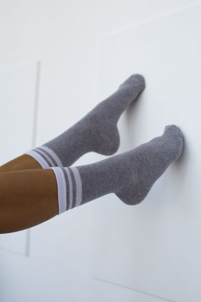 Damen Hohe Gestreifte Socken Grau