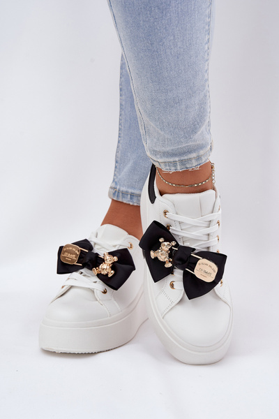 Női Sneakers Masnival És Kitűzővel Medvével Fekete-Fehér Leathria
