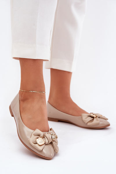 Ballerines Laquées Avec Nœud Et Broche Dorée Beige Foncé Rivona