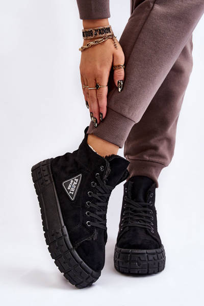 Baskets Hautes En Daim Isolées Noir Evren