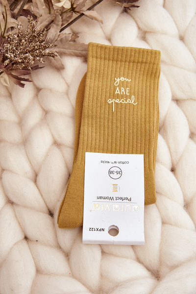 Damen glatte Socken mit gelbem Text