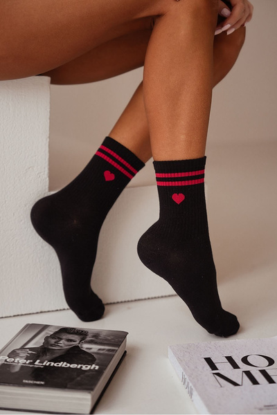 Chaussettes en coton pour femmes cœur à rayures noires