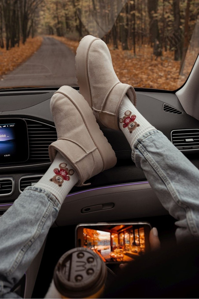 Women's Socks Bear in Sweater Ecru