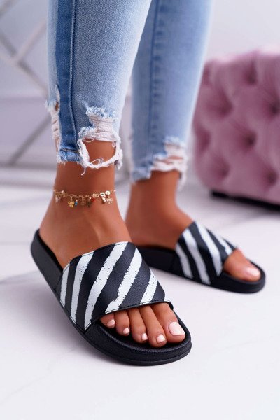 Aynna Flip Flops für Frauen in Schwarz