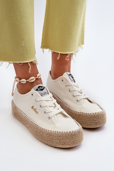 Edzőcipők zsinórral Lee Cooper LCW-24-44-2410 fehér