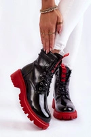 Noir || Nuances de rouge