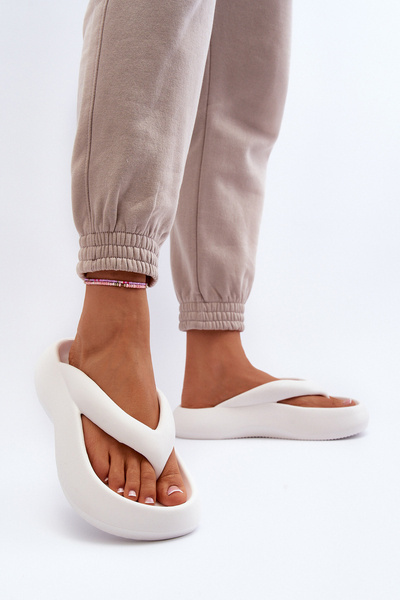 Moteriškos putplasčio šlepetės White Roux