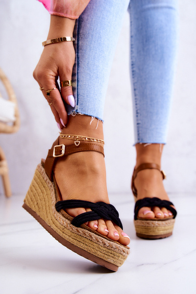 Modische schwarze Roseville-Sandalen mit Absatz