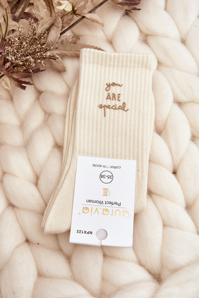Frauen Einfache Socken Mit Hellbeigem Text