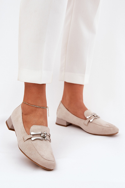 Mocassins Avec Décoration Sur Talon Délicat En Suède Écologique Beige Clair Pillitha