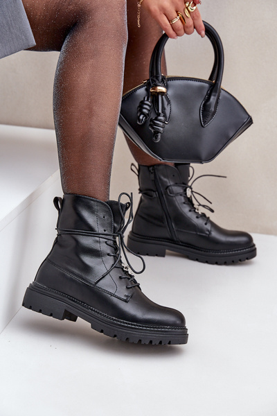 Warmen Stiefel mit dekorativen Elementen zum Schnüren schwarz Irivina