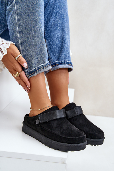 Chaussons Pour Femmes Isolés Avec Fourrure Sur Plateforme Noir Azida