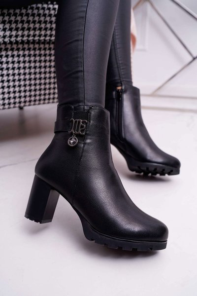 Cizme de stiletto înalte pentru femei