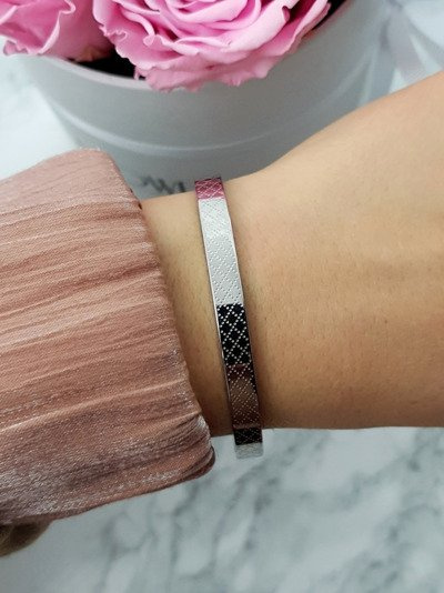 Bracelet en acier pour femme avec motif gravé Miss.