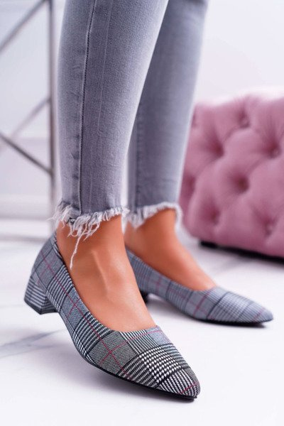 Fekete Colia kockás női pumpák